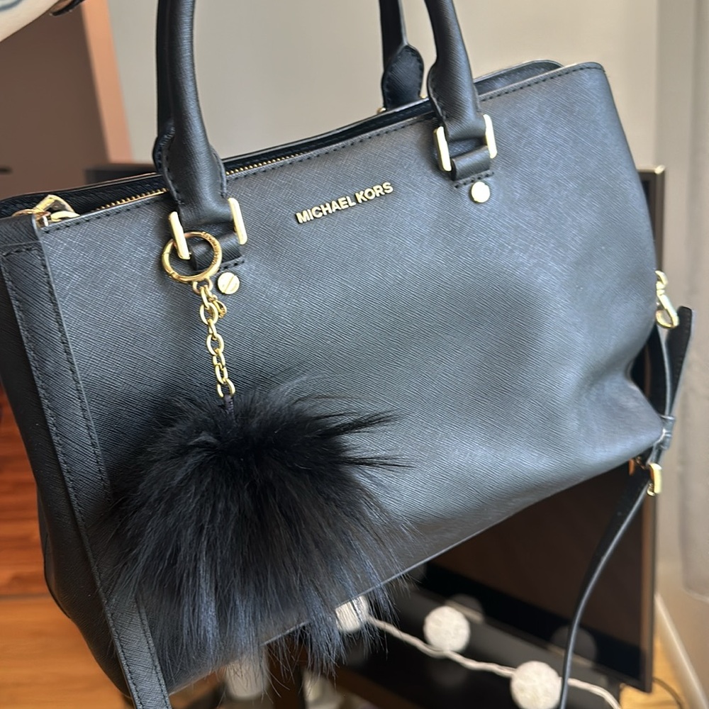 Michael Michael Kors black purse with Pom Pom - Picture 2 of 8